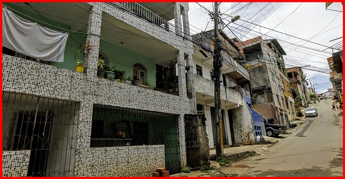 segurança pública no bairro de São Cristóvão é zero  mulher, esposo e filha são baleados dentro de casa.