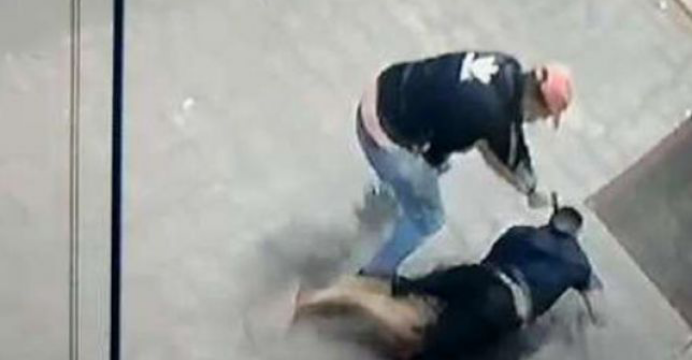 IMAGENS FORTES! Jovem é executado a tiros em via pública. VEJA VÍDEO
