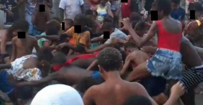 Festa da Páscoa tem grandes aglomerações em bairro de Salvador; veja vídeos