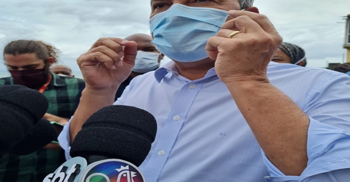 Decretos vigentes seguem até o São João na Bahia e uso de máscara “até atingir 75% da população imunizada”, diz Rui Costa