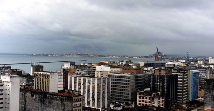 Salvador terá céu nublado e chuva fraca neste São João