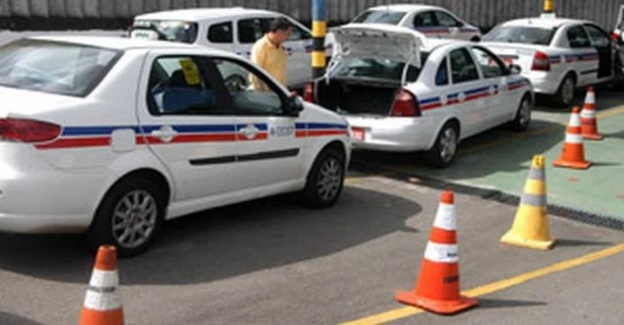 Semob inicia vistoria de táxis em Salvador a partir desta segunda; serviço estava suspenso desde 2020 por conta da pandemia