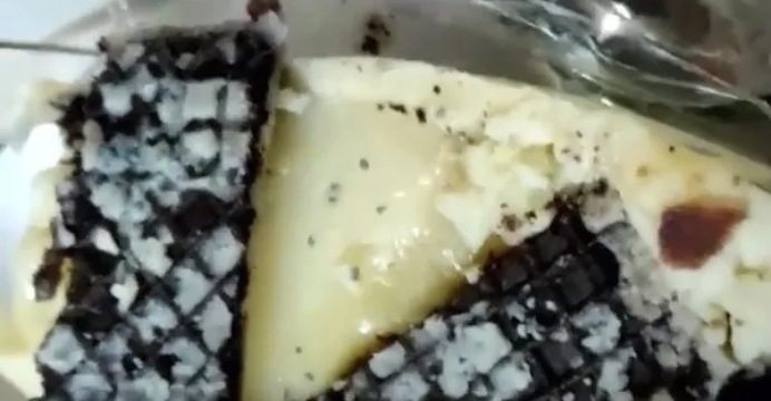 VÍDEO: Mulher encontra chumbinho misturado a chocolate dentro de ovo de Páscoa que recebeu de desconhecido na rua