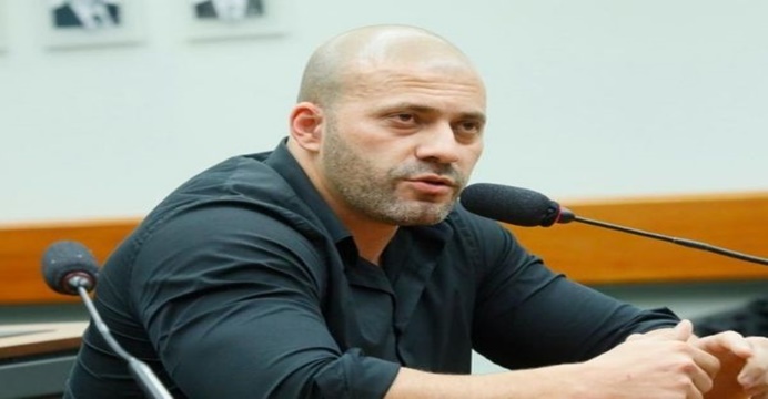 Daniel Silveira confessa que deixou de usar tornozeleira eletrônica