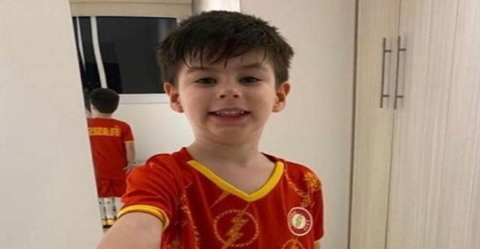 Mãe do menino Henry Borel deixa a prisão