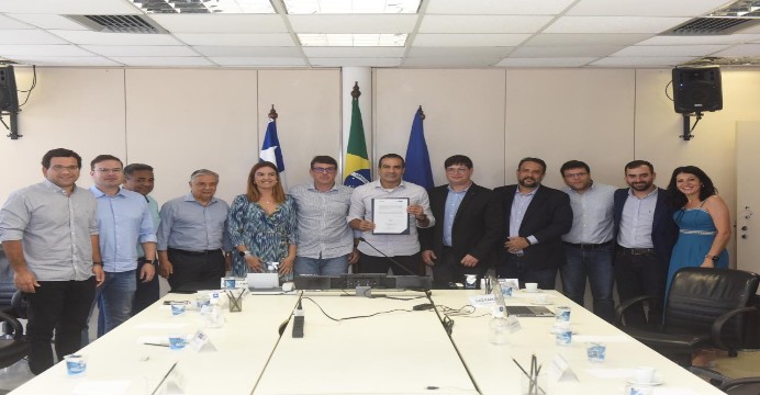 Prefeitura assina acordo para oferecer treinamento em segurança cibernética a 20 mil professores e 115 mil alunos