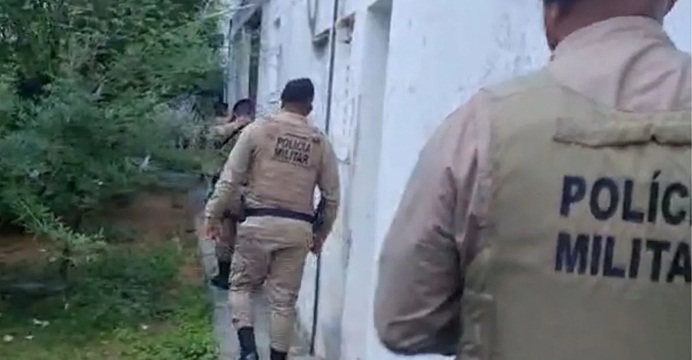 Idoso é agredido por vizinho no bairro de Itapuã