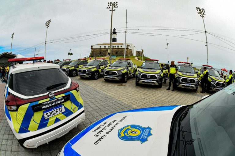 Prefeitura lança campanha Maio Amarelo e entrega 89 novos veículos para Transalvador, Semob e Guarda
