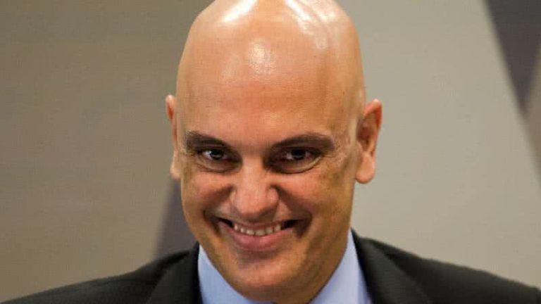 Alexandre de Moraes bloqueia recursos de empresa de Elon Musk no Brasil