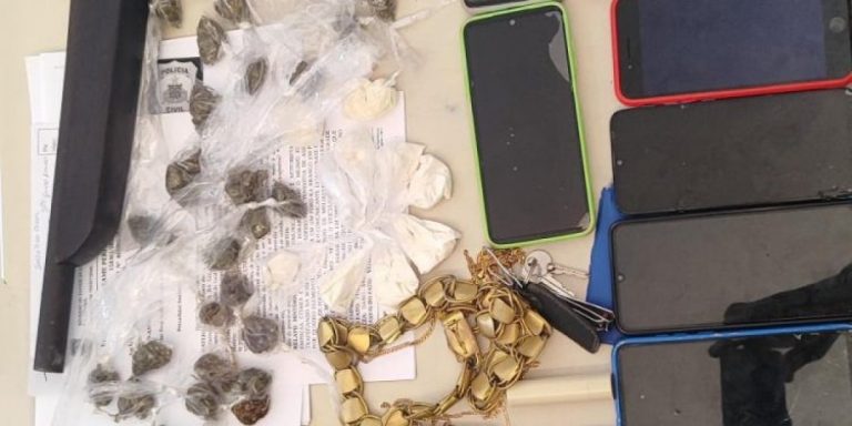 Onze homens são presos em festa do pó em Candeias