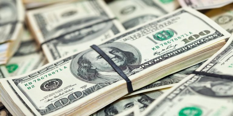 Valor do dólar volta a cair e chega a R$ 6,10
