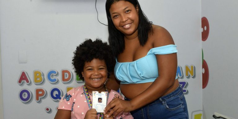 Prefeitura de Salvador já emitiu mais de 9 mil carteiras de identificação para pessoas com TEA