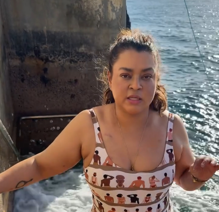 Preta Gil realiza a vontade de ir ao mar após cirurgia complicada “ esperei muito por esse momento“