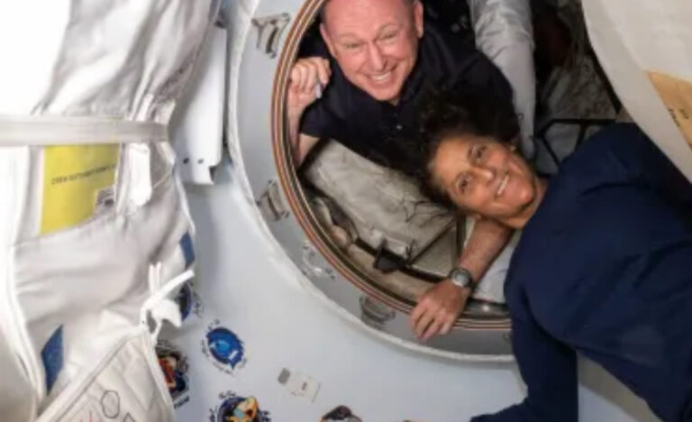 Após quase 9 meses no espaço, veja fotos do antes e depois dos astronautas