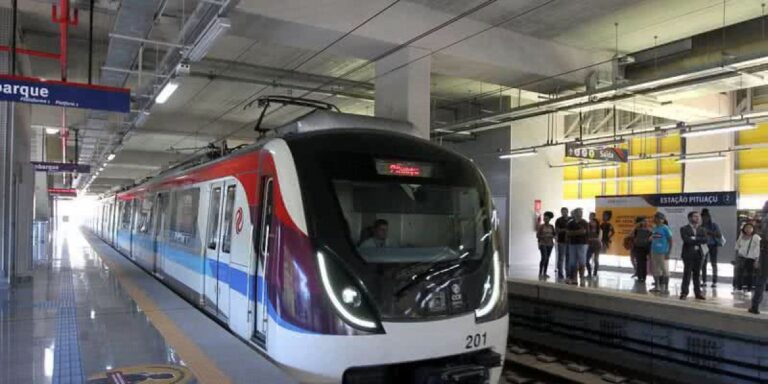 Bruno Reis sanciona lei para a criação de vagões exclusivos para mulheres no metrô