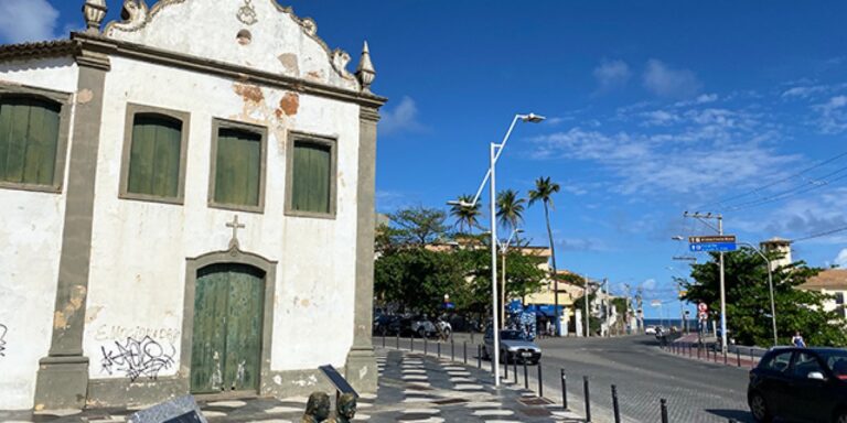 Homem é encontrado morto a facadas no Rio Vermelho na madrugada desta terça