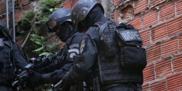 Duas pessoas são feitas de reféns em Tancredo Neves