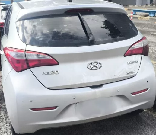 Casal é preso com carro roubado no Terminal Marítimo de São Joaquim