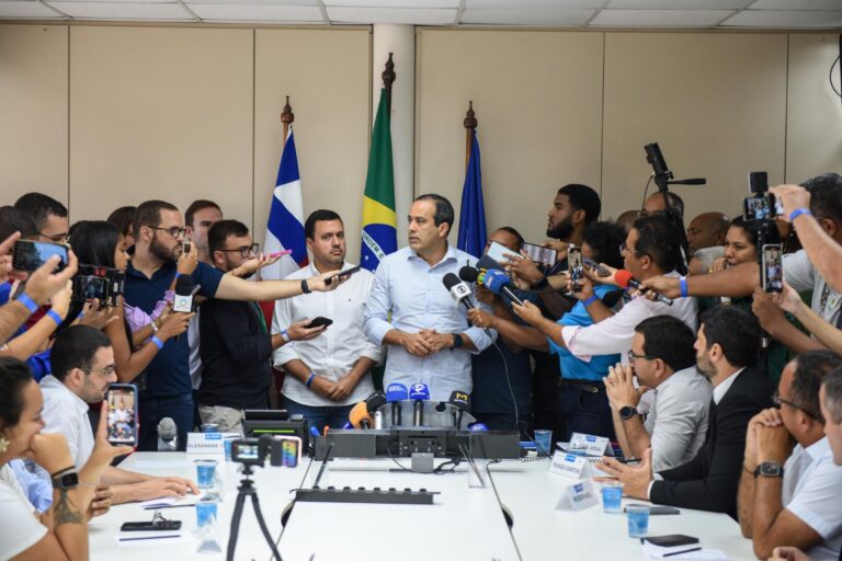 Bruno Reis diz que reajuste do magistério de Salvador é o maior do Brasil e garante pagamento do piso da categoria*