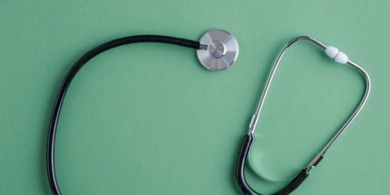 Paciente flagra médico se masturbando durante exame: ‘Estava nua e totalmente vulnerável’
