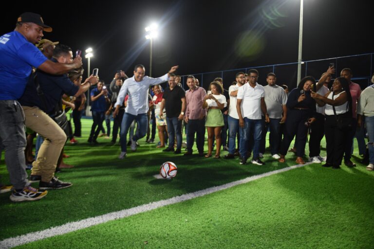 *Prefeitura informa que 78% das escolas estão em funcionamento e reforça apelo por fim da greve*