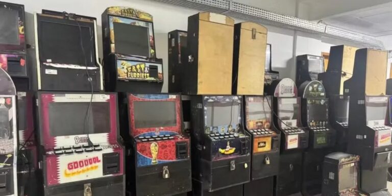 Policiais apreendem 57 máquinas caça-níqueis no interior da Bahia