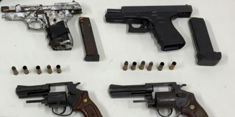 Ela contou que a viagem e está chegando ao fim e criticou a falta comemoração nas ruas. “A gente fica meio tenso, né? Ninguém quer ir embora de uma viagem. Mas deixa eu falar, hoje é feriado, mas eu não vi ainda a mesma coisa que a gente tem na Bahia”, disse ela.