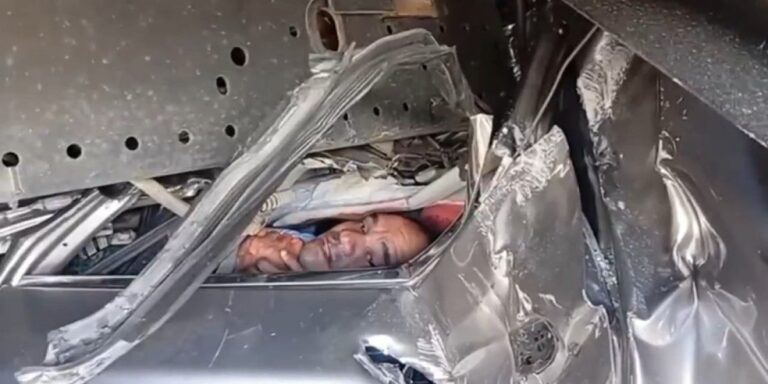 Pai e família ficam presos em ferragens de caminhão esmagado em acidente na estrada