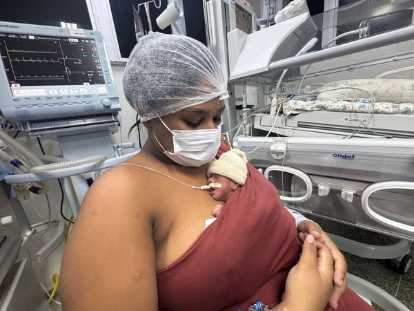Jovem de 23 anos dá à luz quadrigêmeos em Salvador e hospital mobiliza campanha para ajudar família com doações