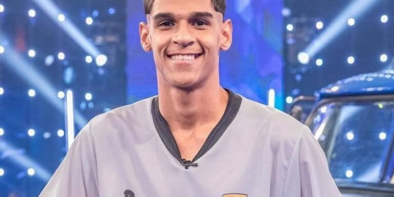 Luva de Pedreiro recebe alta hospitalar e se pronuncia pela primeira vez: ‘Só foi um susto’