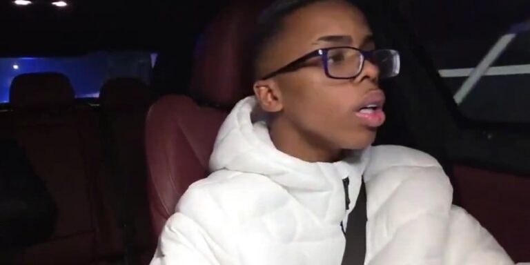 Sem habilitação, Boca de 09 é parado pela Polícia, mas logo é liberado após pedido de selfie