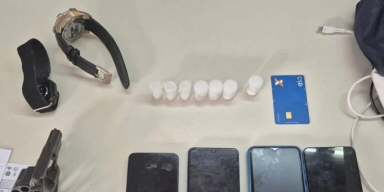 Cinco suspeitos são presos com arma e drogas em Salvador