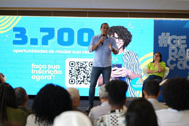 *Prefeitura entrega certificado e tablets para 400 jovens que concluíram primeira fase do programa Geração SSA*