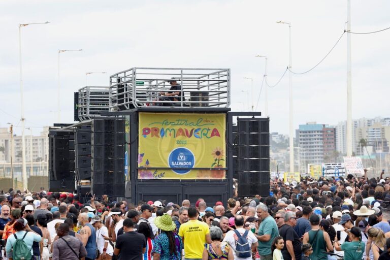 *Festival da Primavera encerra edição com homenagem a Raul Seixas e atrações na orla*