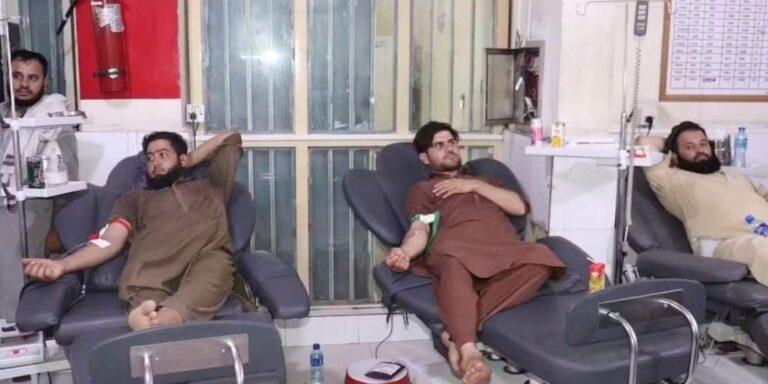 Terremoto fortíssimo afeta Afeganistão e deixa cerca de 800 mortos