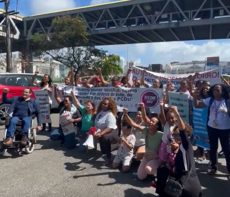 Mães acusam INSS de ‘crueldade’ em reavaliações de crianças com deficiência