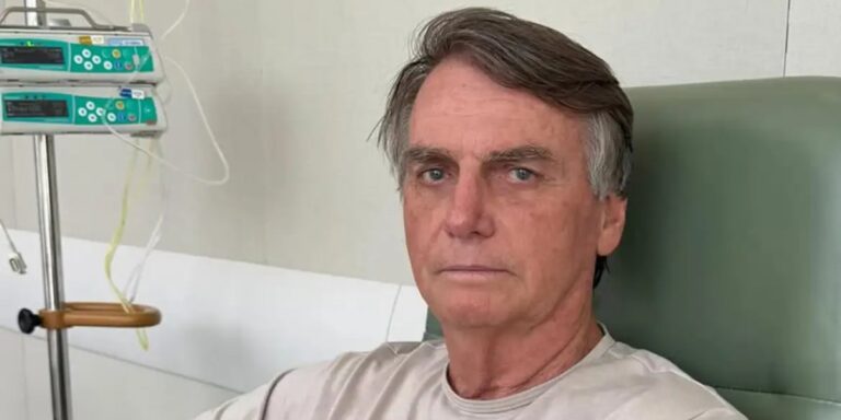 Novo boletim médico de Bolsonaro revela alteração na função renal e ex-presidente seguirá internado