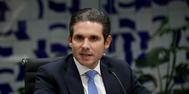 Câmara dos Deputados aprova urgência para projeto de anistia