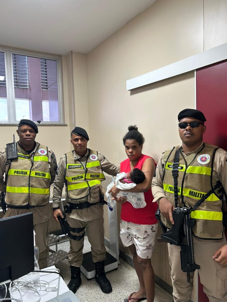 POLICIAIS MILITARES DA 18ª CIPM SALVAM BEBÊ DE 20 DIAS