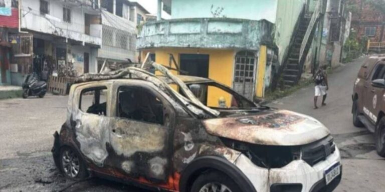 Veículo de empresa de internet é roubado e destruído por facção na Boa Vista do São Caetano