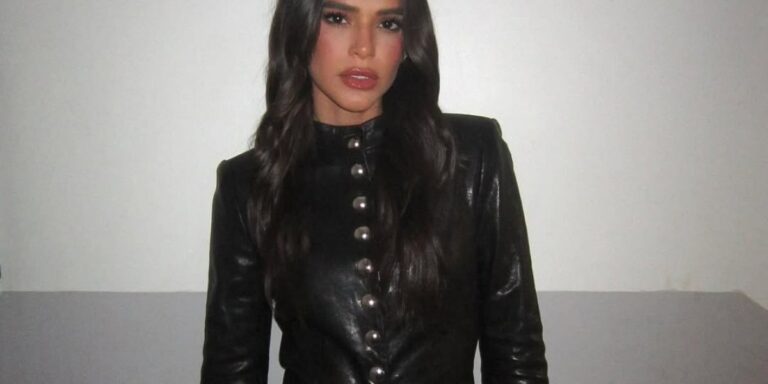 Bruna Marquezine é flagrada sambando em barzinho, viraliza nas redes sociais e internautas alfinetam Virginia