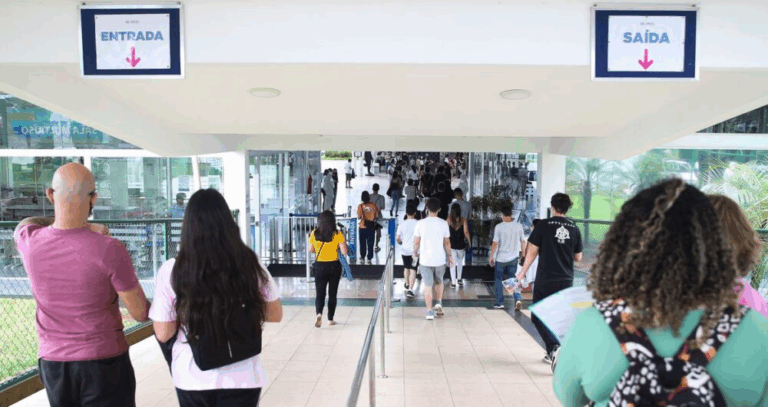 Abstenção no primeiro dia do Enem chega a 27%; mais de 1,3 milhão de inscritos não parece