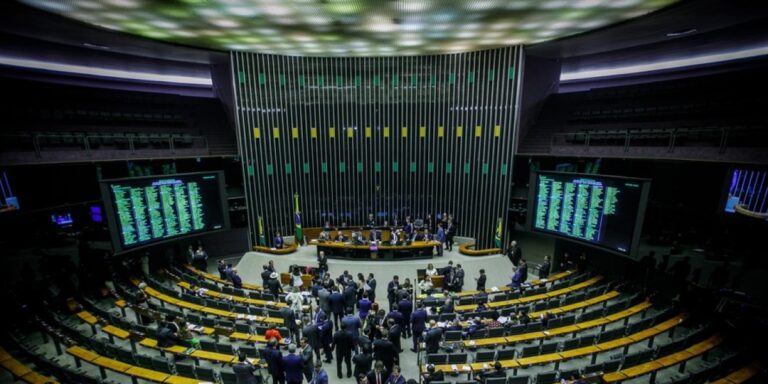 Câmara aprova PL Antifacção; veja como votaram os deputados baianos