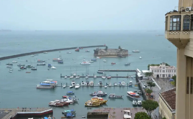 Natal com chuva rápida e calor em Salvador, tempo firme na Bahia e ondas de calor no Brasil