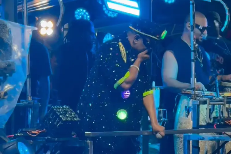 Márcio Victor se emociona com homenagem a Preta Gil no Expresso 2222: ‘Preta, você está aqui’