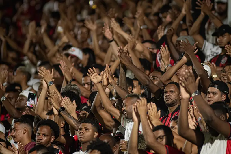 Vitória x Bahia de Feira: onde assistir ao vivo, horário e prováveis escalações em 18/02/2026