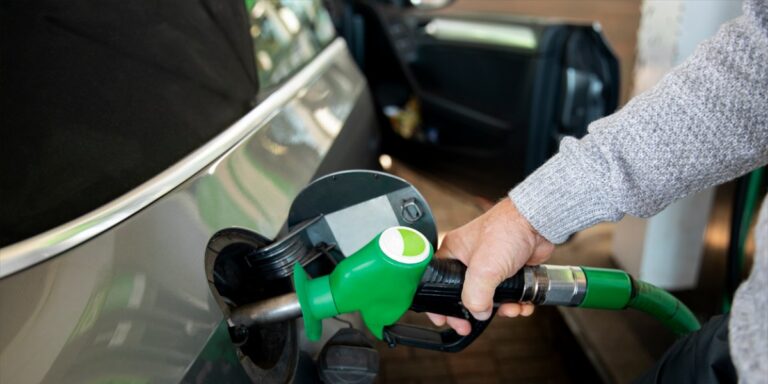 Petrobras anuncia redução no preço da gasolina para distribuidoras