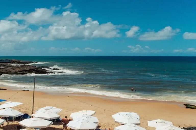 Justiça Federal suspende alvarás de prédios de luxo na Praia do Buracão por risco ambiental