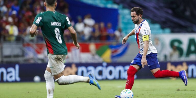 Com gol no finalzinho, Bahia perde do líder Palmeiras em jogo movimentado