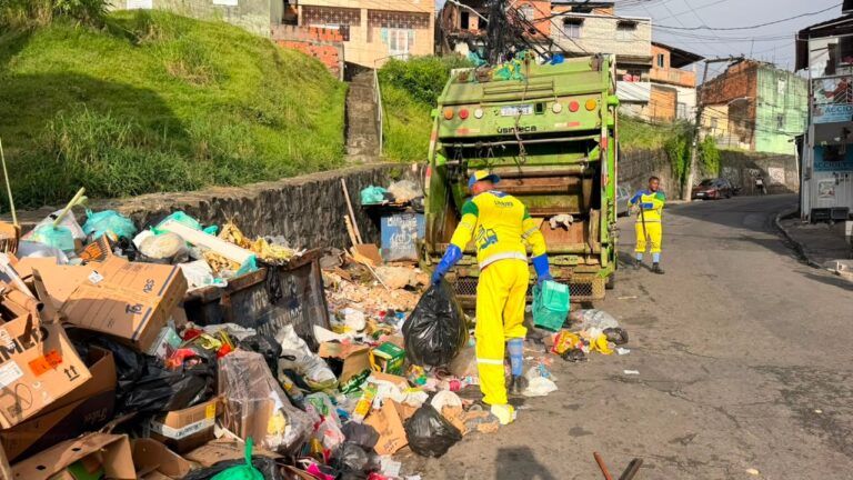 *Descarte irregular de lixo dificulta a regularização do serviço de coleta em Salvador*